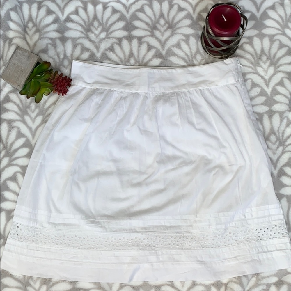 Loft white skirt w/ eyelet trim around bottom area